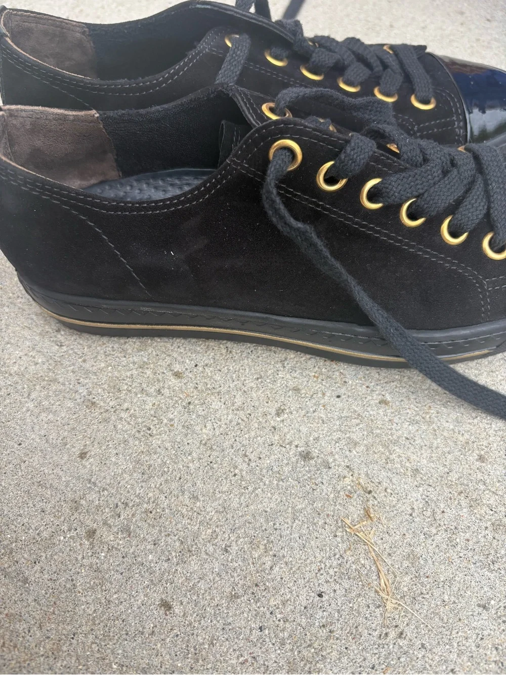 Paul Green patent shine lace
